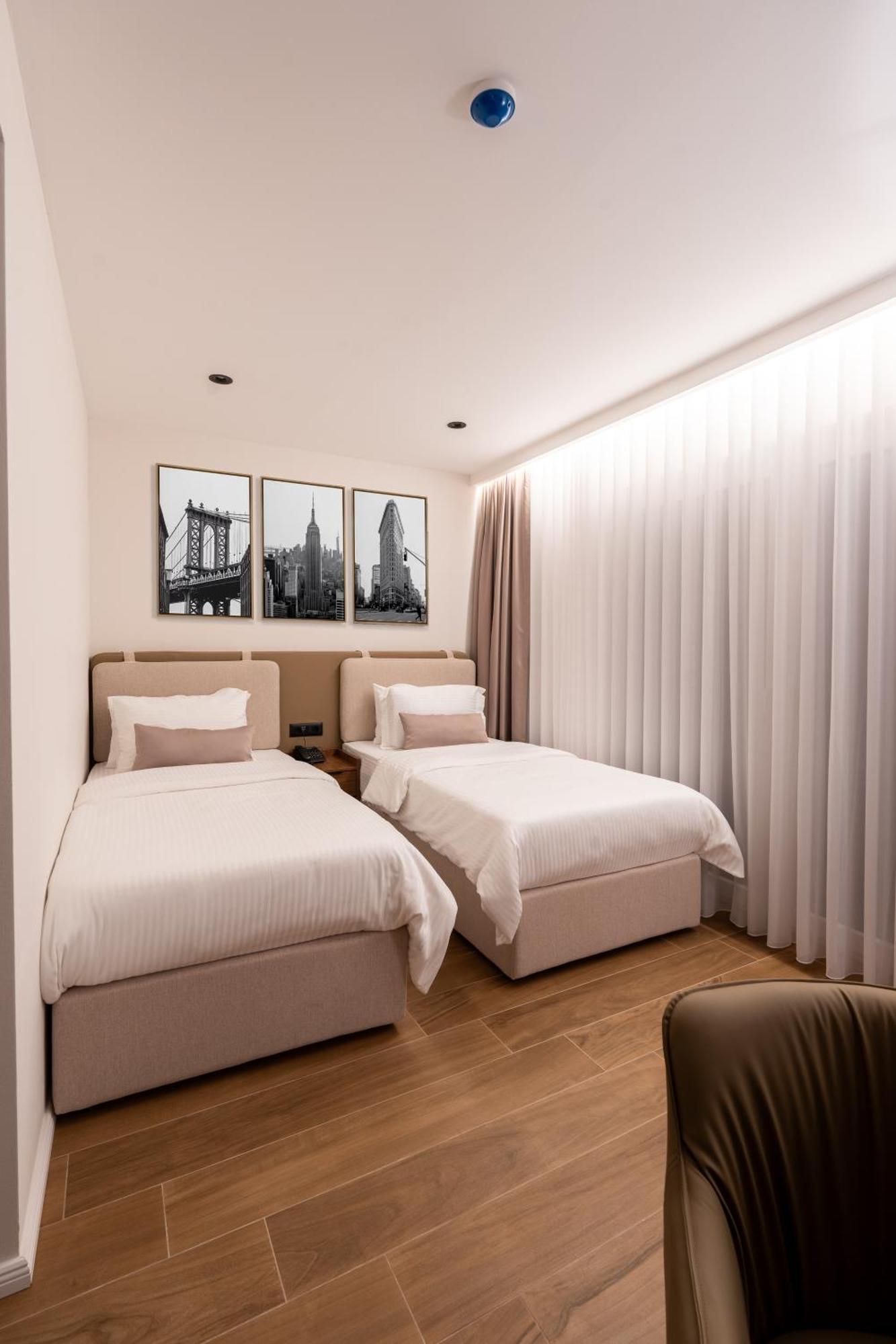 Ruby Hotel Prishtina Pristina Exterior photo